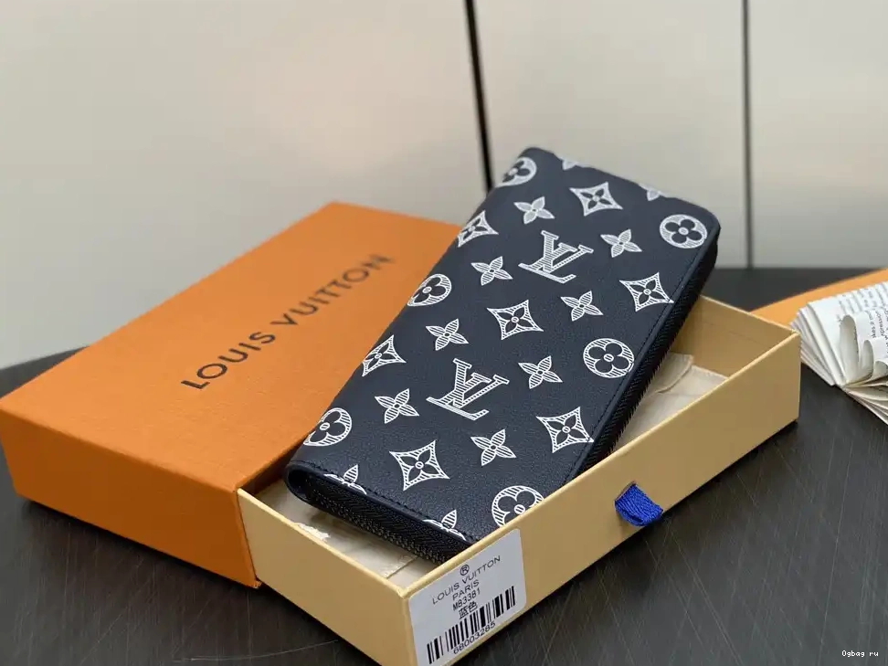 WALLET-10*20*2 ZIPPY cm LOUIS VUITTON 0521